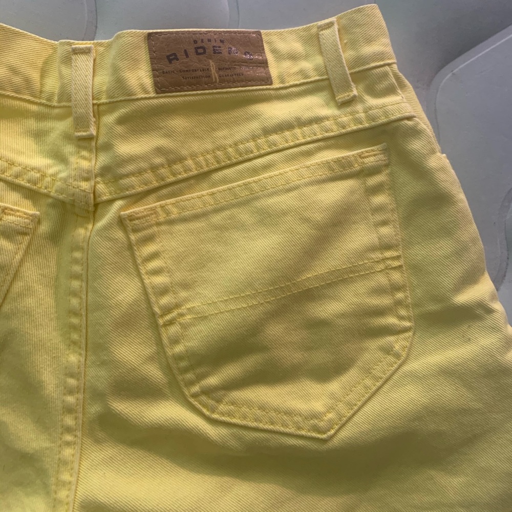 Yellow High-waist jean shorts
